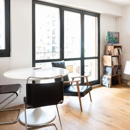 Cozy With Terrace In Gambetta *